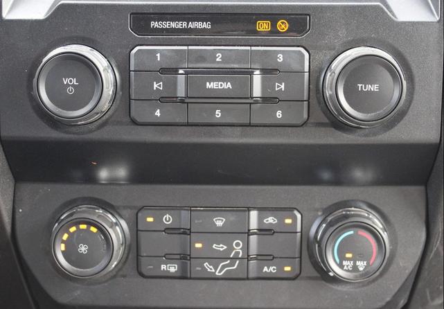 Photo of 2022 Oxford White Ford F-350