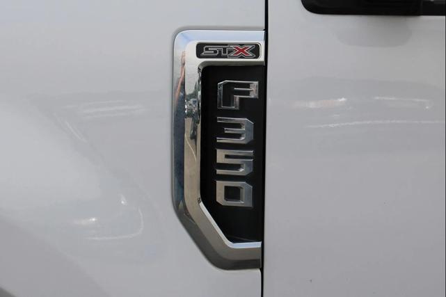 Photo of 2022 Oxford White Ford F-350