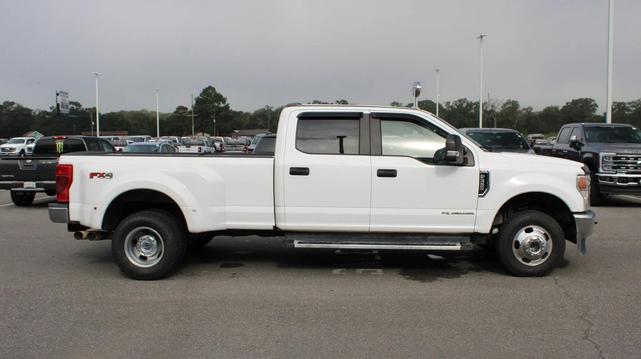 Photo of 2022 Oxford White Ford F-350