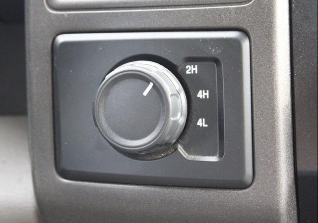 Photo of 2022 Oxford White Ford F-350