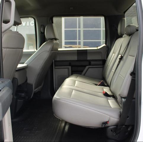 Photo of 2022 Oxford White Ford F-350