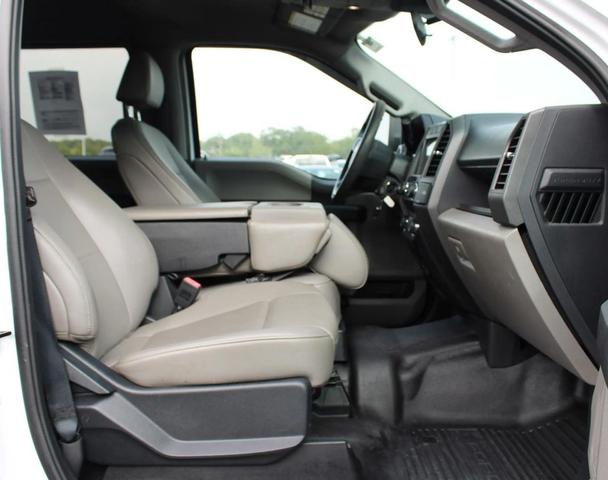 Photo of 2022 Oxford White Ford F-350