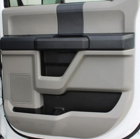 Photo of 2022 Oxford White Ford F-350