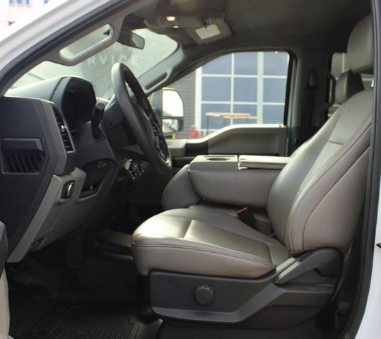 Photo of 2022 Oxford White Ford F-350