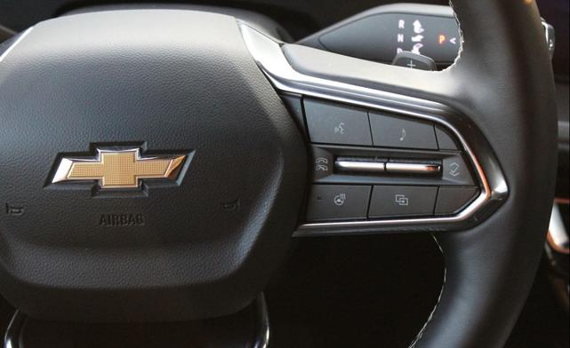 Photo of 2025 Silver Chevrolet Traverse