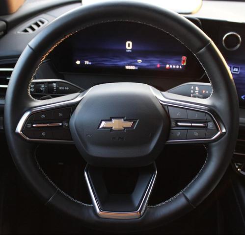 Photo of 2025 Silver Chevrolet Traverse