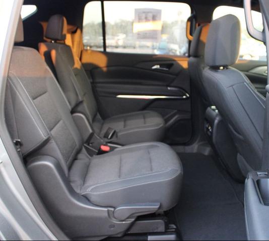 Photo of 2025 Silver Chevrolet Traverse