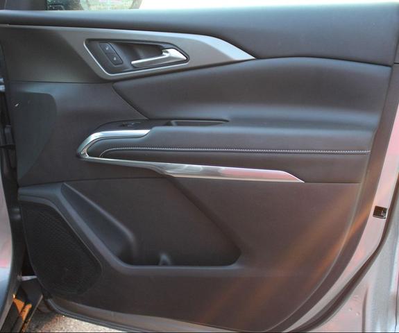 Photo of 2025 Silver Chevrolet Traverse