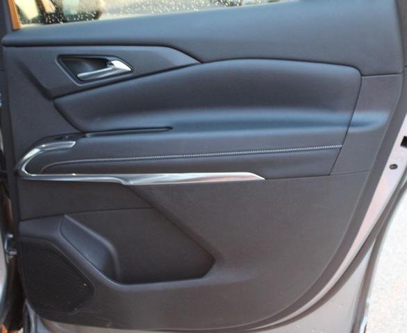 Photo of 2025 Silver Chevrolet Traverse