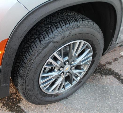 Photo of 2025 Silver Chevrolet Traverse