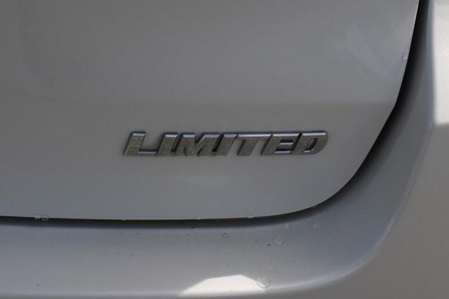 Photo of 2017 Blizzard Pearl Toyota Highlander