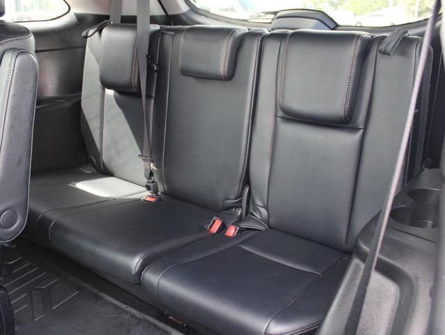 Photo of 2017 Blizzard Pearl Toyota Highlander