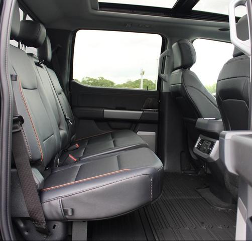 Photo of 2025 Agate Black Metallic Ford F-250
