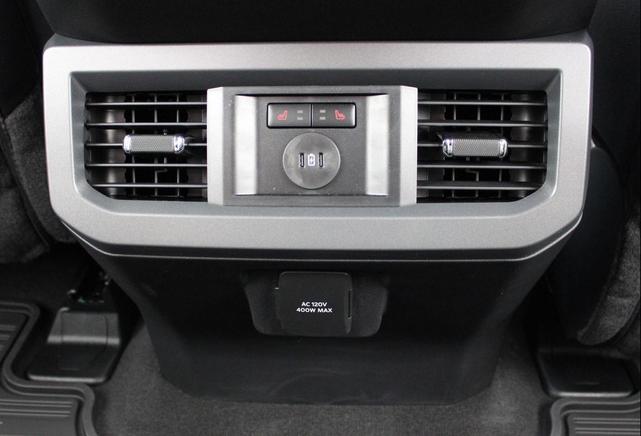 Photo of 2025 Agate Black Metallic Ford F-250