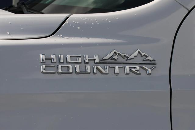 Photo of 2022 White Chevrolet Tahoe