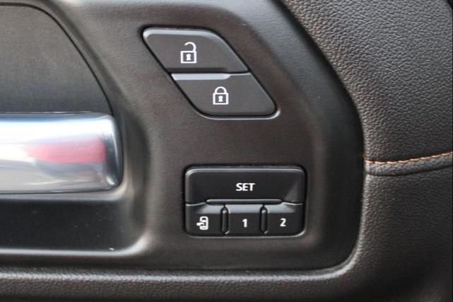 Photo of 2023 Summit White GMC Sierra 2500