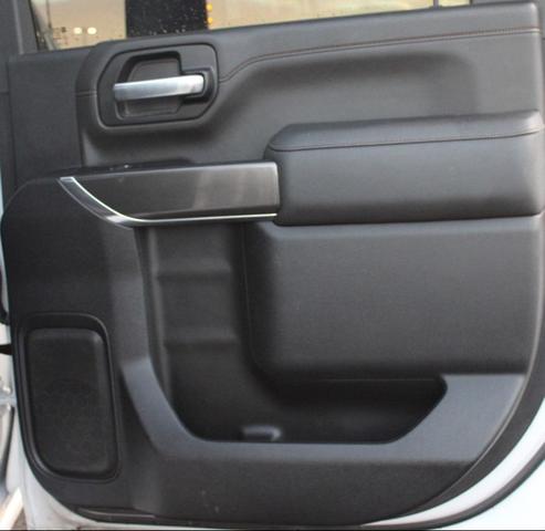 Photo of 2023 Summit White GMC Sierra 2500
