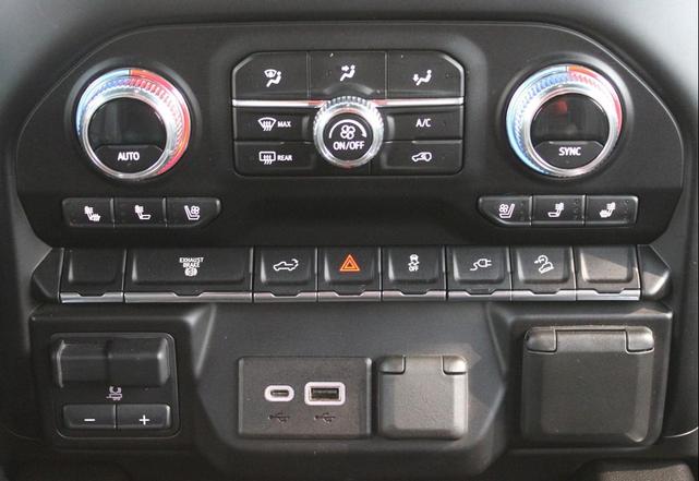 Photo of 2023 Summit White GMC Sierra 2500