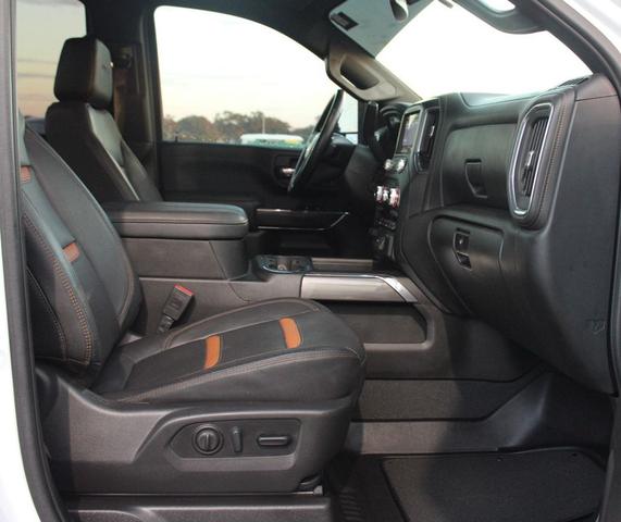 Photo of 2023 Summit White GMC Sierra 2500
