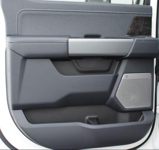 Photo of 2026 Star White Metallic Tri-Coat Ford F-250