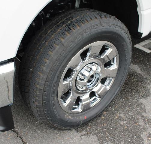 Photo of 2026 Star White Metallic Tri-Coat Ford F-250