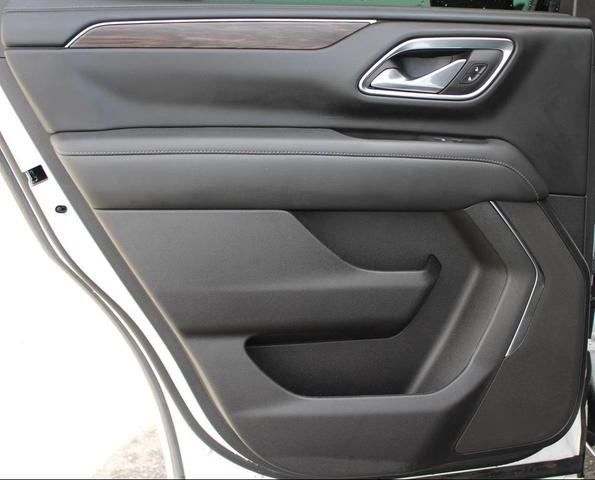 Photo of 2023 Summit White Chevrolet Tahoe
