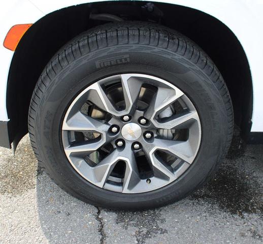Photo of 2023 Summit White Chevrolet Tahoe