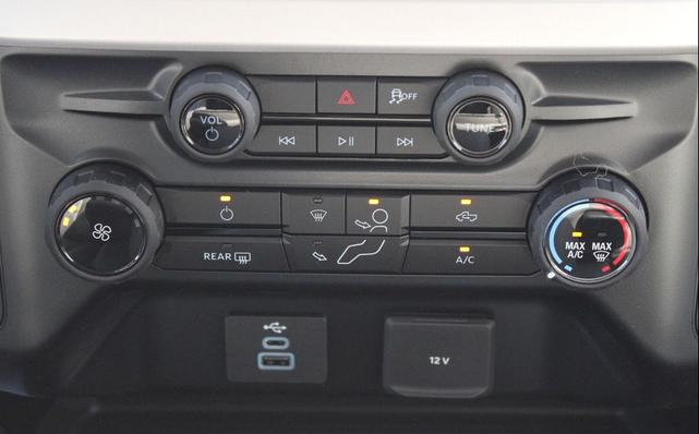 Photo of 2025 Oxford White Ford F-350