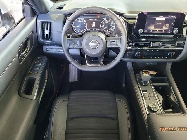 Photo of 2025 Glacier White Nissan Pathfinder