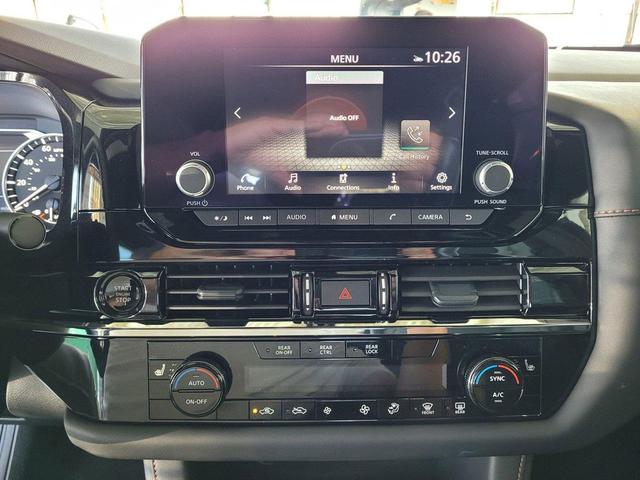Photo of 2025 Glacier White Nissan Pathfinder