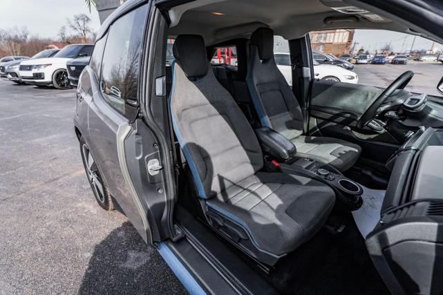 Photo of 2016 Platinum Silver w/BMW i Frozen Blue Accent BMW i3