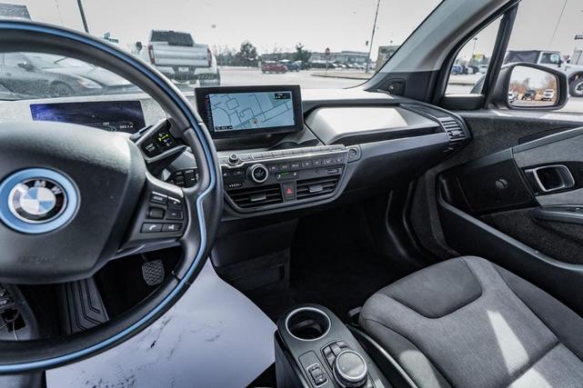 Photo of 2016 Platinum Silver w/BMW i Frozen Blue Accent BMW i3