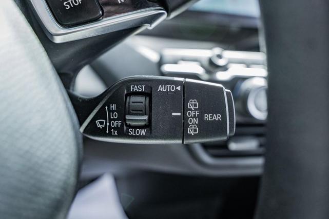 Photo of 2016 Platinum Silver w/BMW i Frozen Blue Accent BMW i3