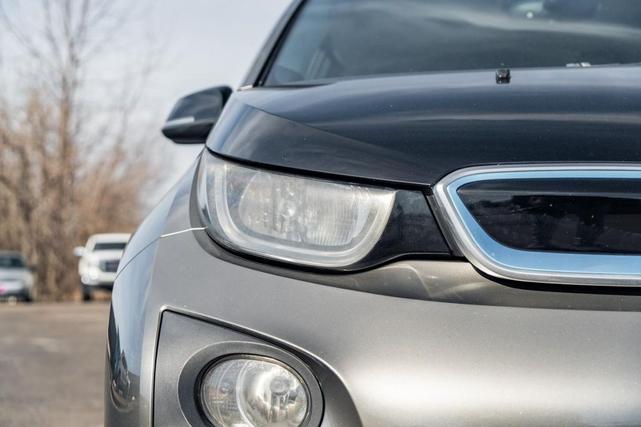 Photo of 2016 Platinum Silver w/BMW i Frozen Blue Accent BMW i3