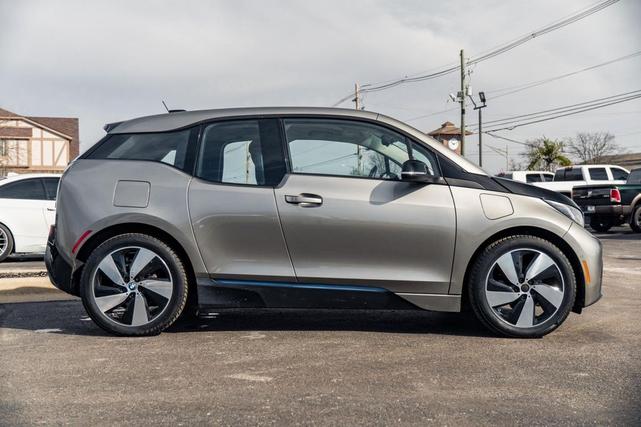 Photo of 2016 Platinum Silver w/BMW i Frozen Blue Accent BMW i3