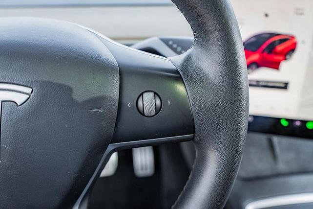 Photo of 2022 Red Multi-Coat Tesla Model Y