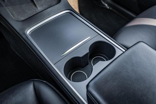 Photo of 2022 Red Multi-Coat Tesla Model Y