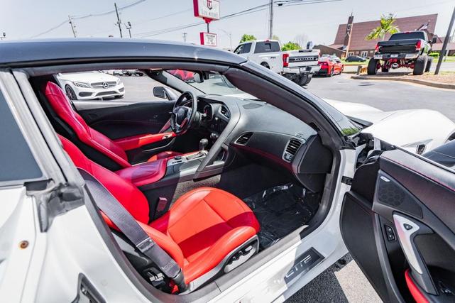 Photo of 2015 Arctic White Chevrolet Corvette