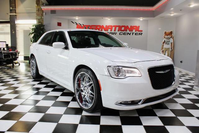 2018 Chrysler 300