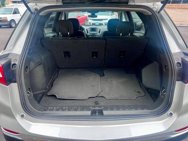 Photo of 2020 Silver Ice Metallic Chevrolet Equinox