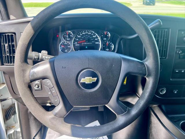 Photo of 2014 Summit White Chevrolet Express 1500