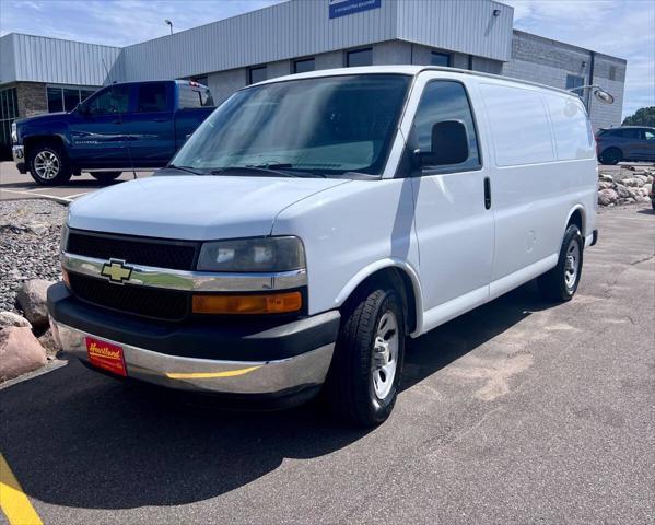 Photo of 2014 Summit White Chevrolet Express 1500