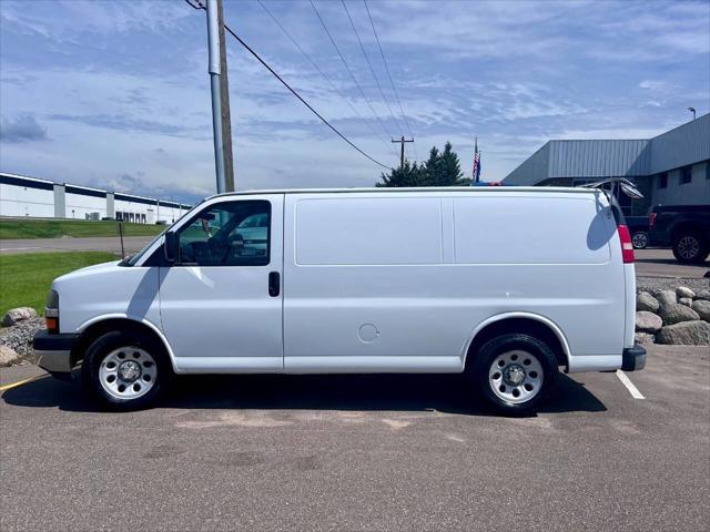 Photo of 2014 Summit White Chevrolet Express 1500