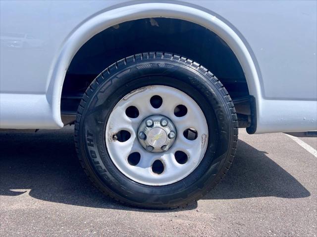 Photo of 2014 Summit White Chevrolet Express 1500