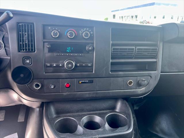 Photo of 2014 Summit White Chevrolet Express 1500