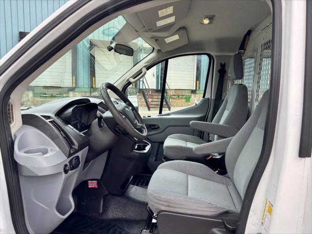 Photo of 2015 Oxford White Ford Transit-250