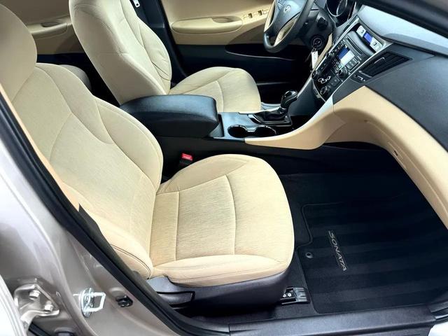 Photo of 2011 Camel Pearl Hyundai SONATA