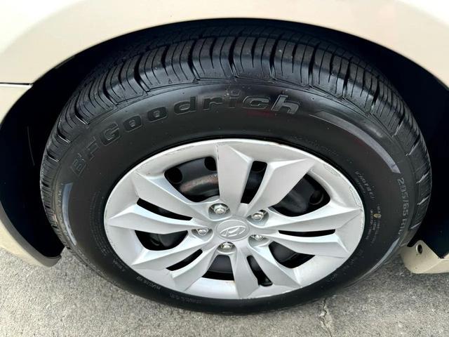 Photo of 2011 Camel Pearl Hyundai SONATA