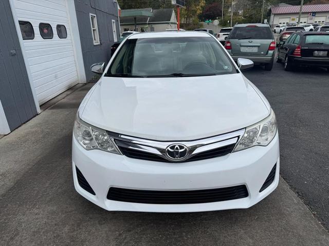 Photo of 2012 Super White Toyota Camry