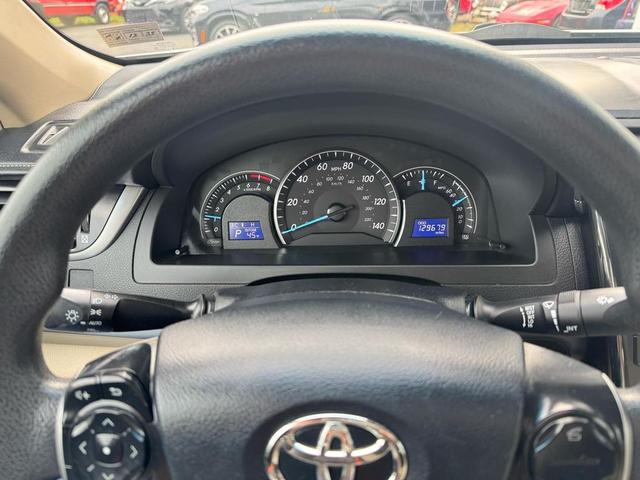 Photo of 2012 Super White Toyota Camry